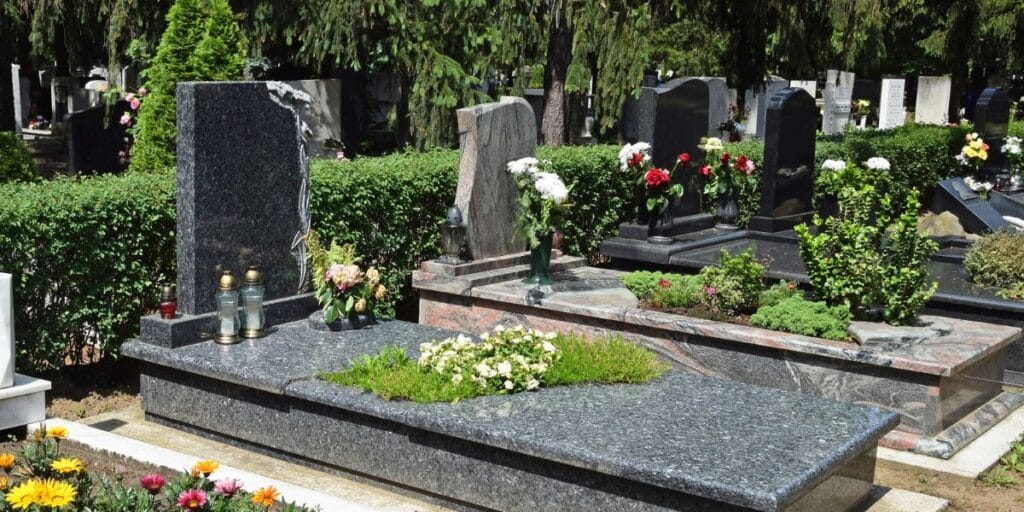 czym umyć pomnik nagrobny